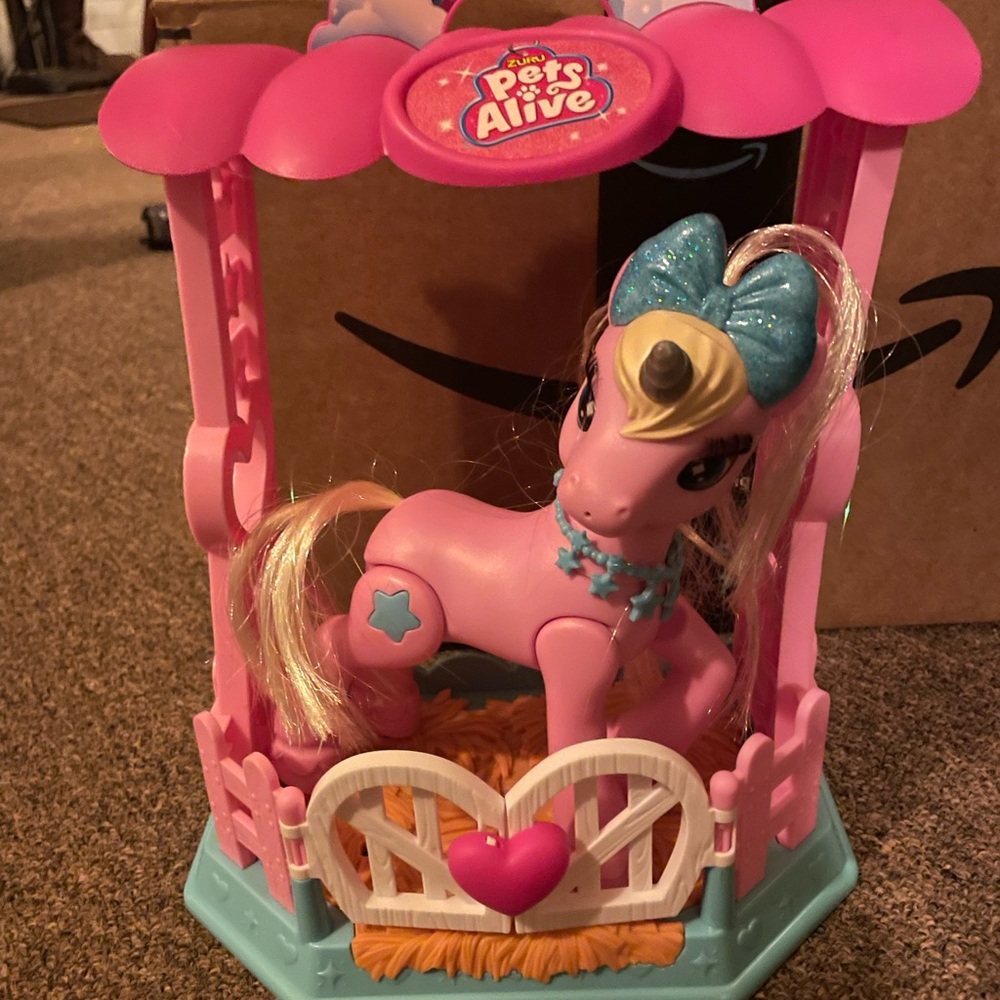 Pets Alive Pink and Blue Unicorn Playset